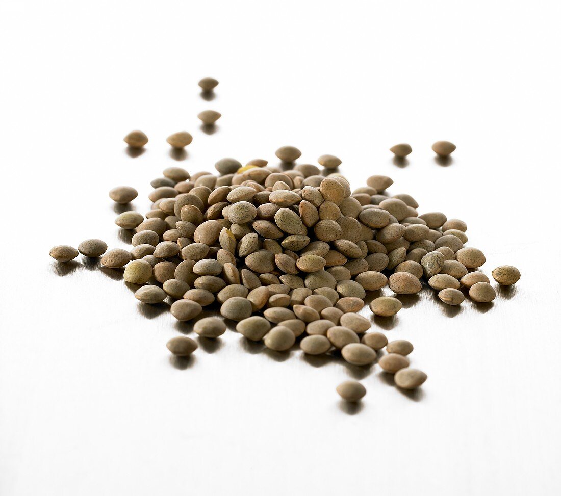 A heap of brown lentils