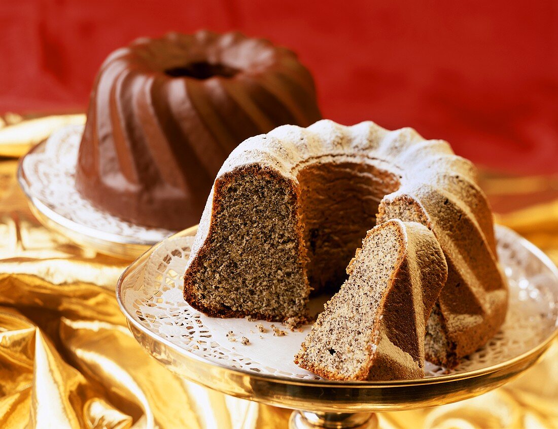 Gugelhupf with poppy seeds and with chocolate icing