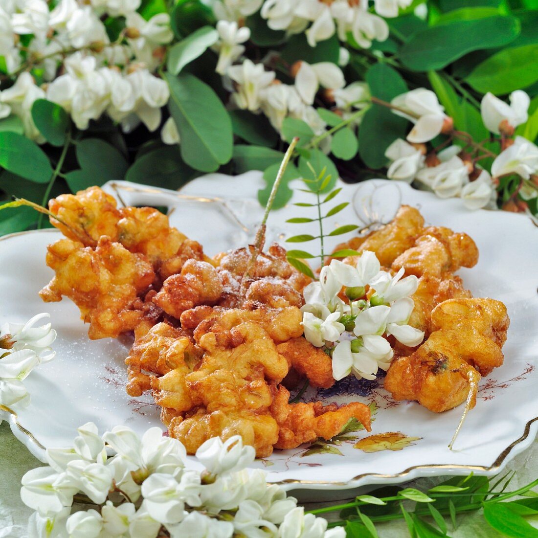 Akazienblüten im Teigmantel