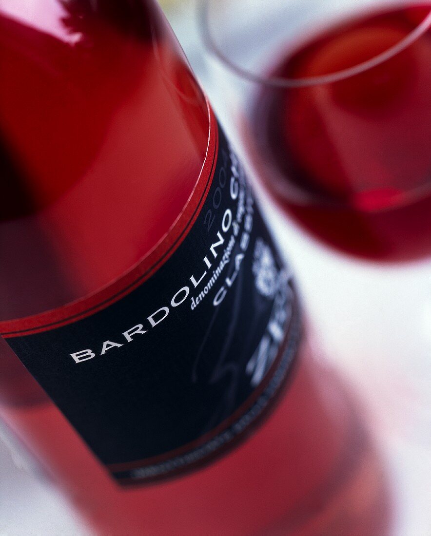A bottle and a glass of Bardolino Rosé