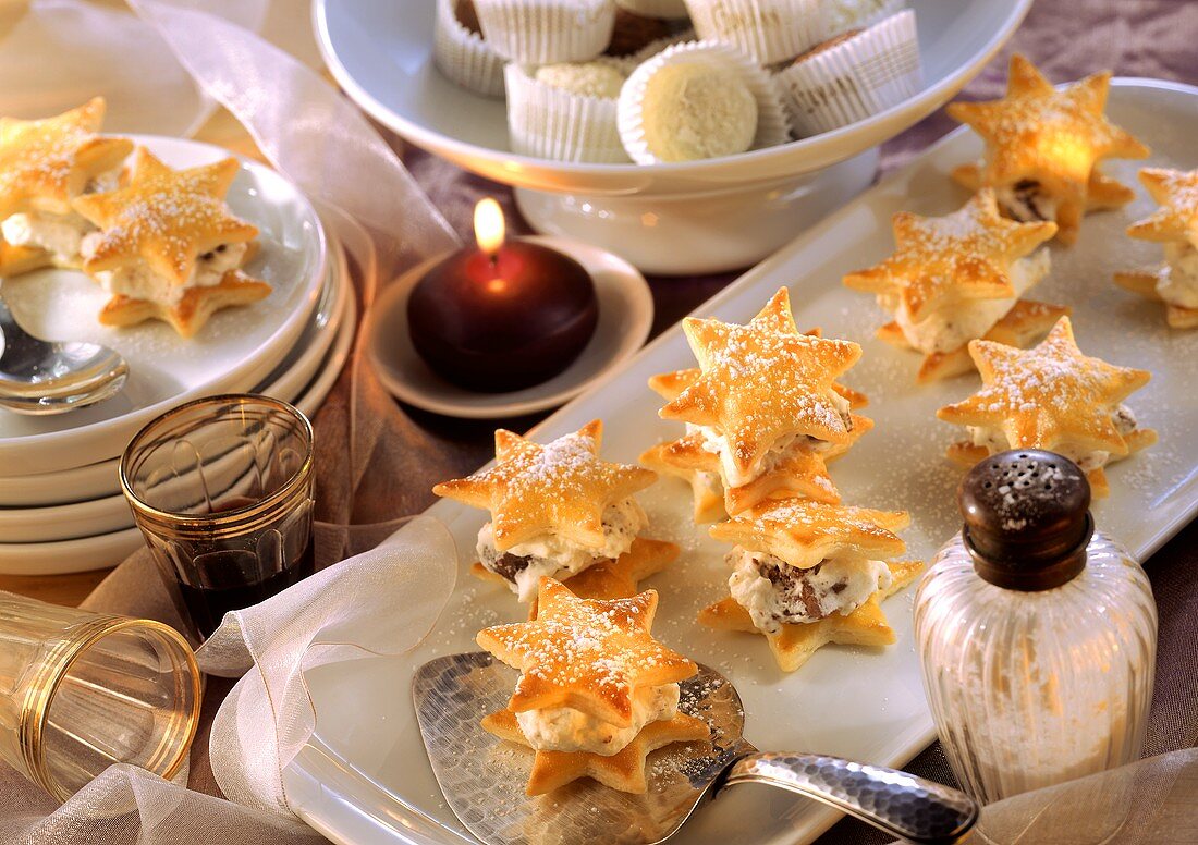 Puff pastry stars filled with chocolate cream