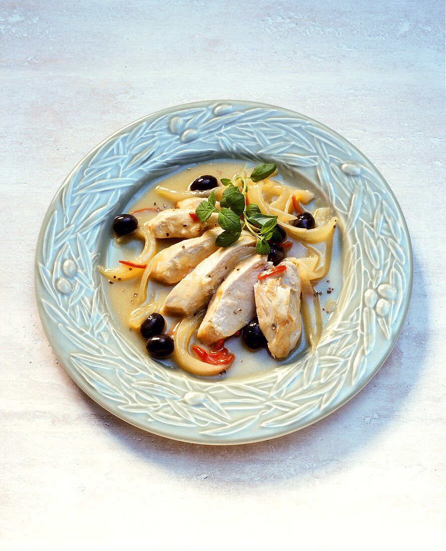 Lemon chicken with onions and olives