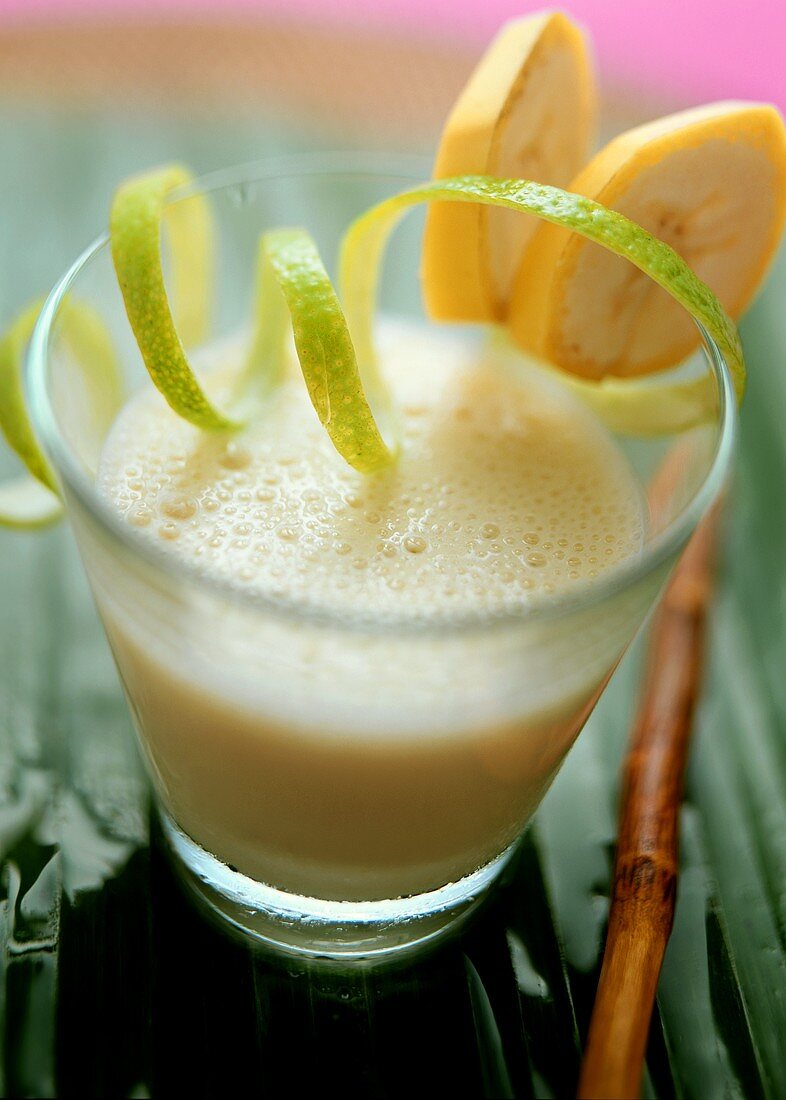 Banana lassi (banana and yoghurt drink)