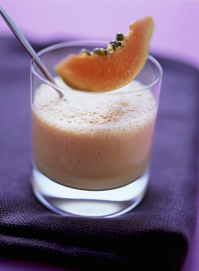 Papaya-Lassi (Papaya-Joghurt-Getränk)
