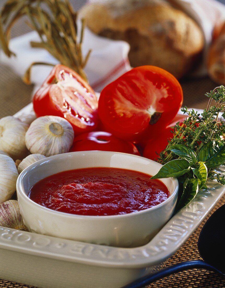 Klassische Tomaten-Knoblauch-Sauce