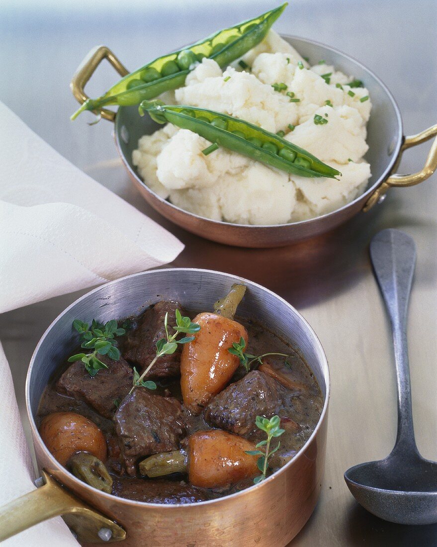 Boeuf bourguignon (beef in red wine sauce with turnips)