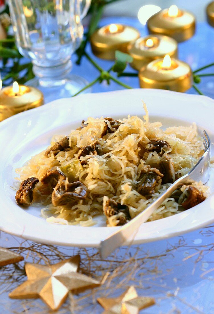 White cabbage salad with mushrooms