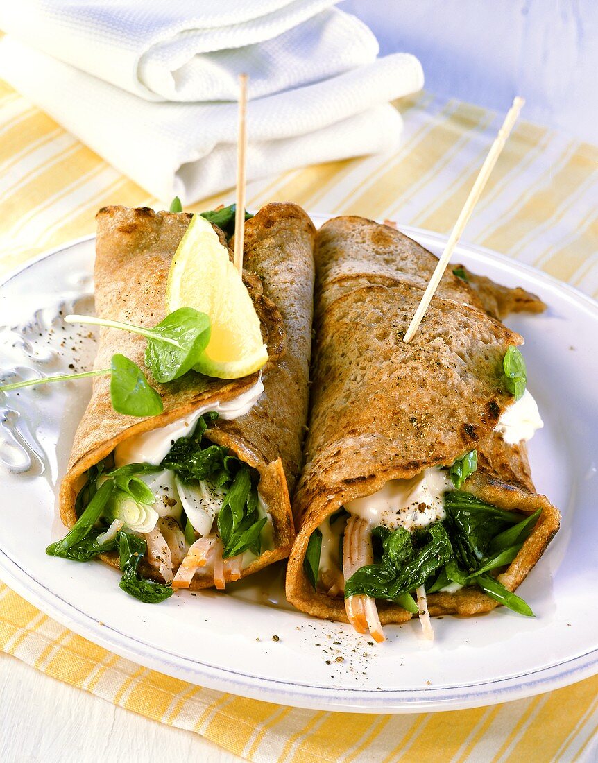 Wraps with turkey ham and spinach