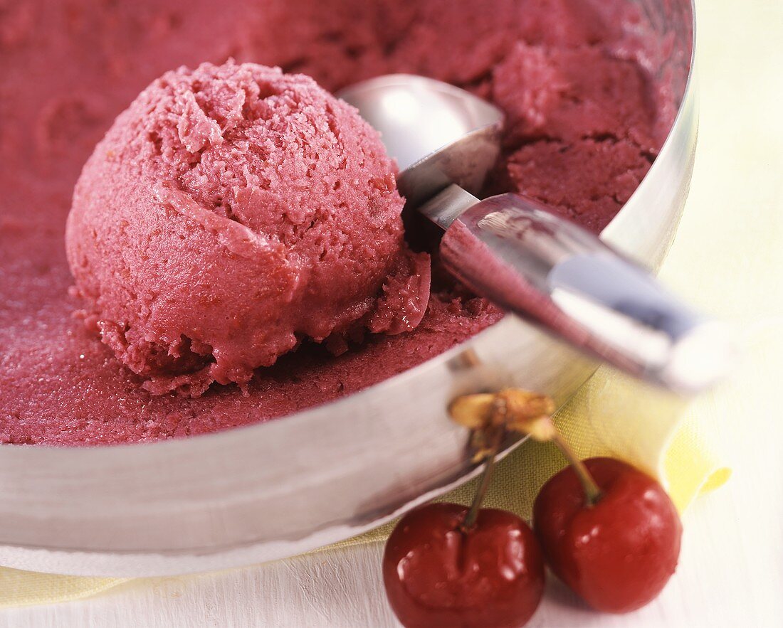 Cherry soya ice cream with low glycaemic index