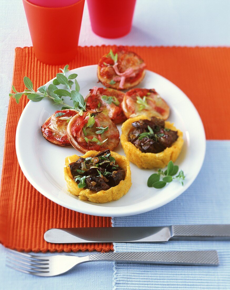 Polenta bowls with chicken liver and pizza rounds with ham