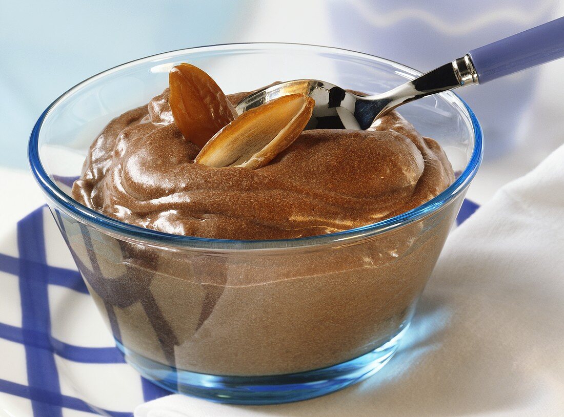 Chocolate pudding with dates