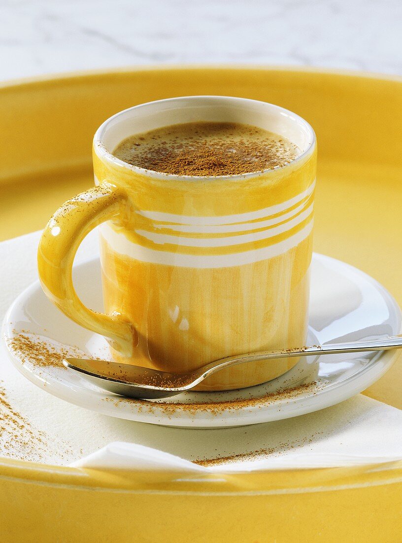 Caffe alla Borgia (Espresso mit Aprikosenschnaps und Zimt)