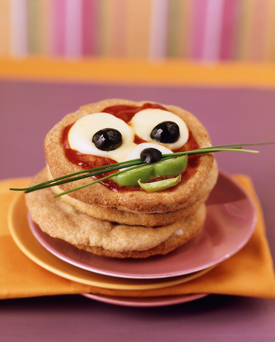 Children's pizza with face