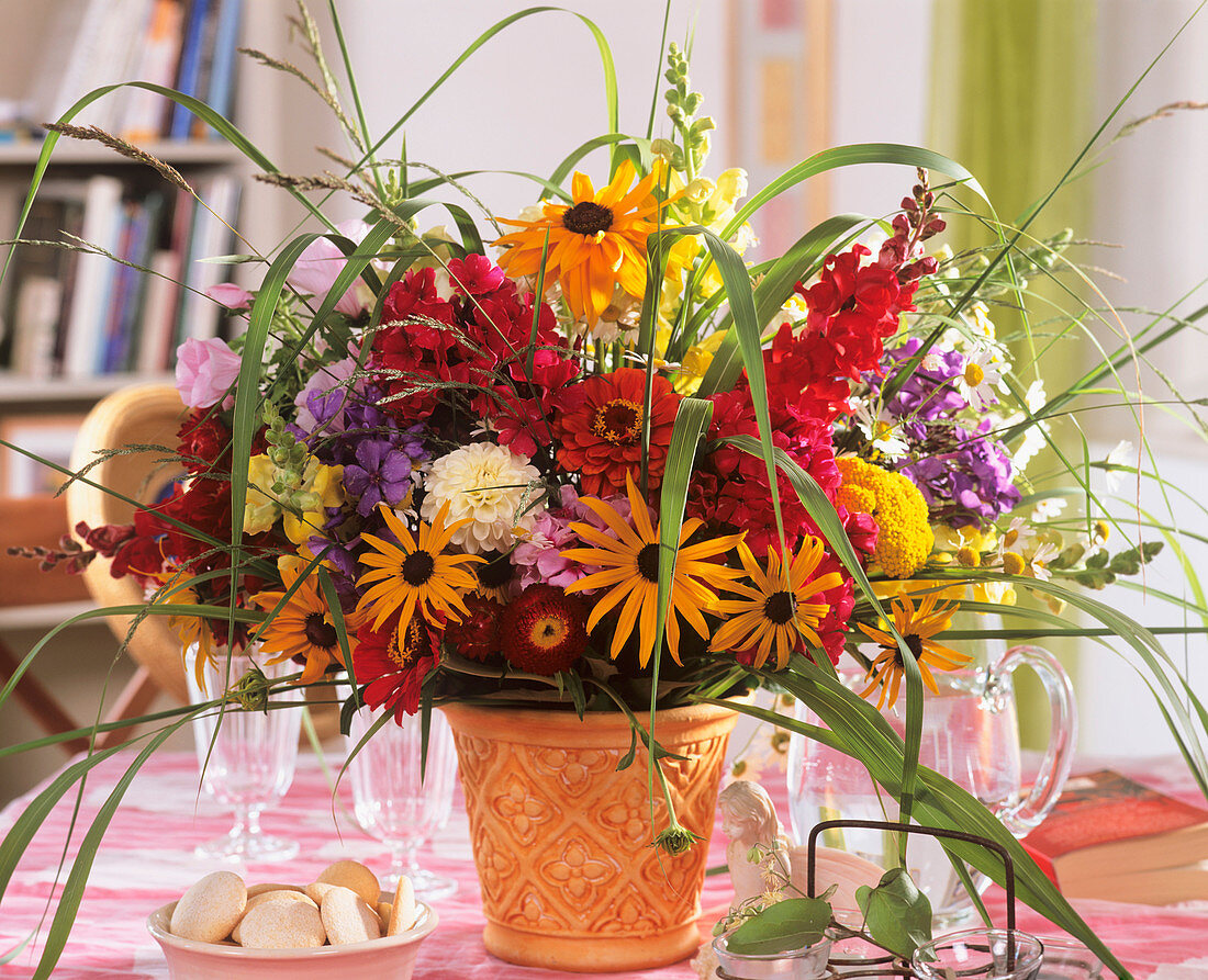 Zinnias, Rudbeckias, snapdragons, dahlias & Achillea