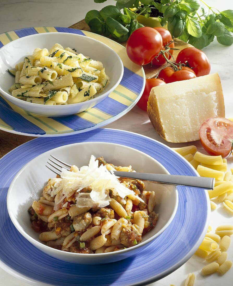 Gnocchetti mit Wurstragout, Rigatoni mit Zucchini