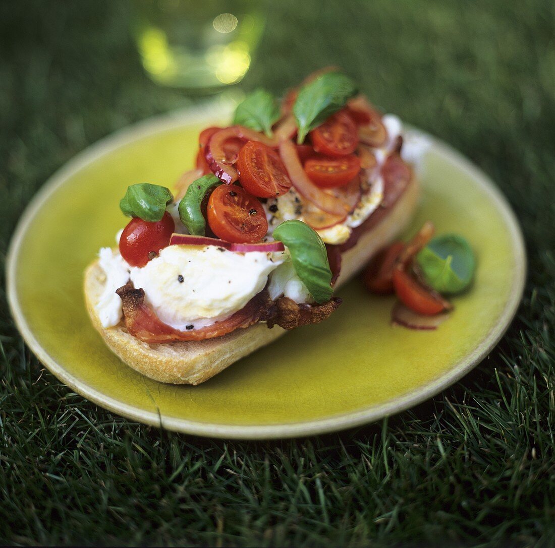 Bruschetta contadina (Röstbrot mit Tomaten & Zwiebeln)