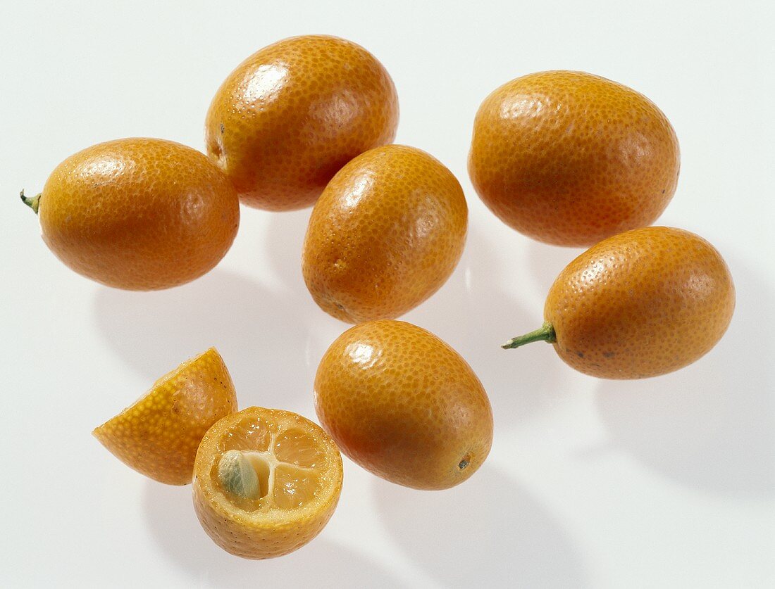 Nagami kumquats (Fortunella margarita)