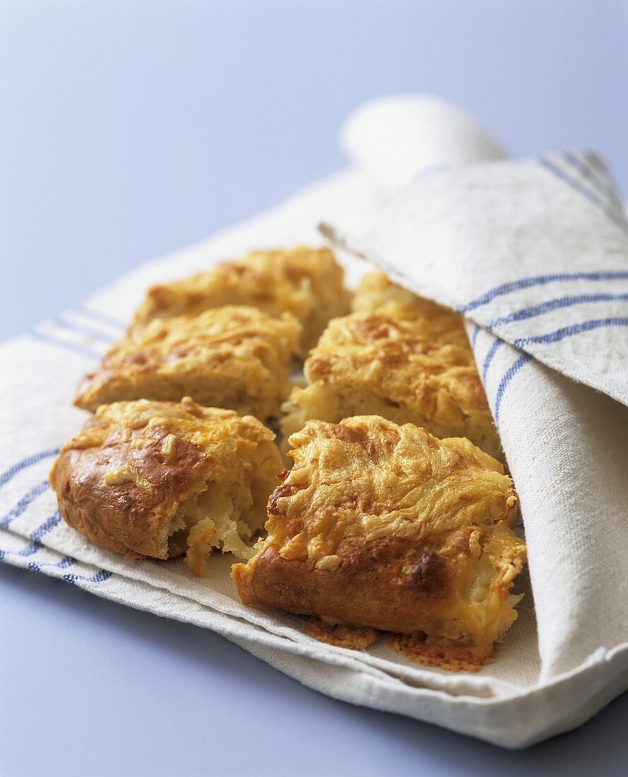Cheese and onion scone in a tea towel (Aga Cooking)