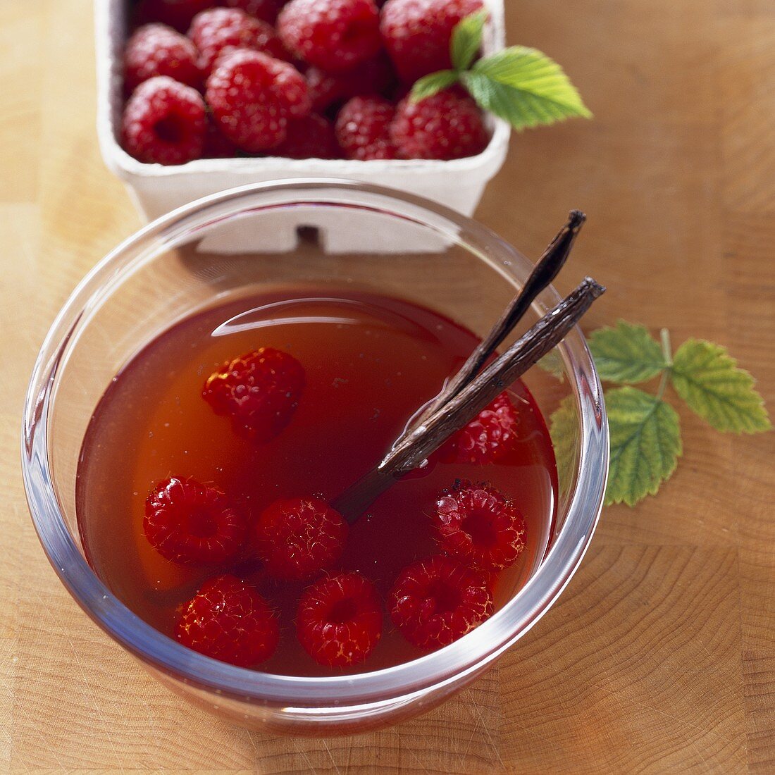 Raspberry vinegar with vanilla