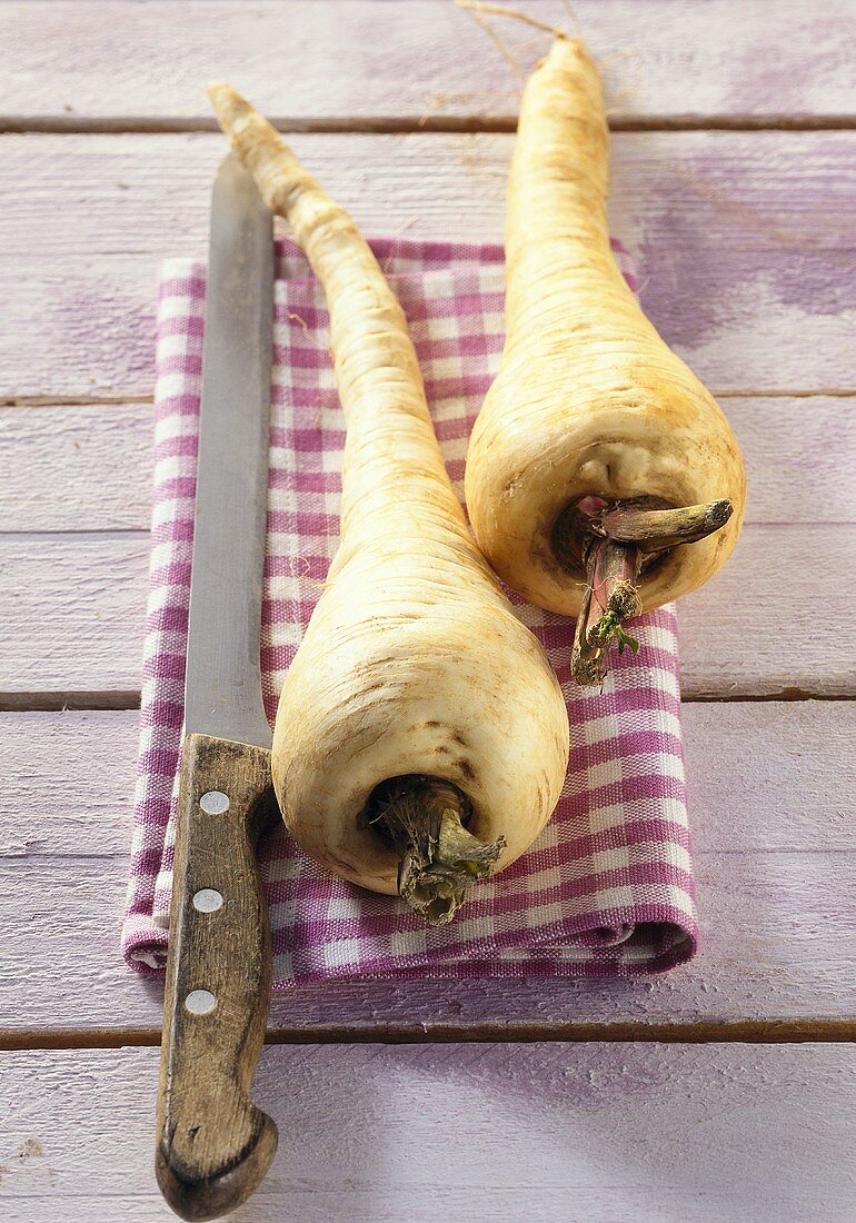 Parsnips (Pastinaca sativa)