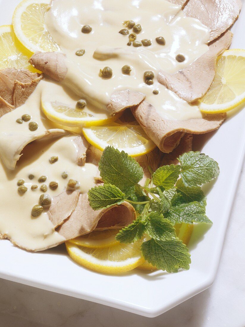 Vitello Tonnato (Kalbsbraten mit Thunfischsauce), Italien