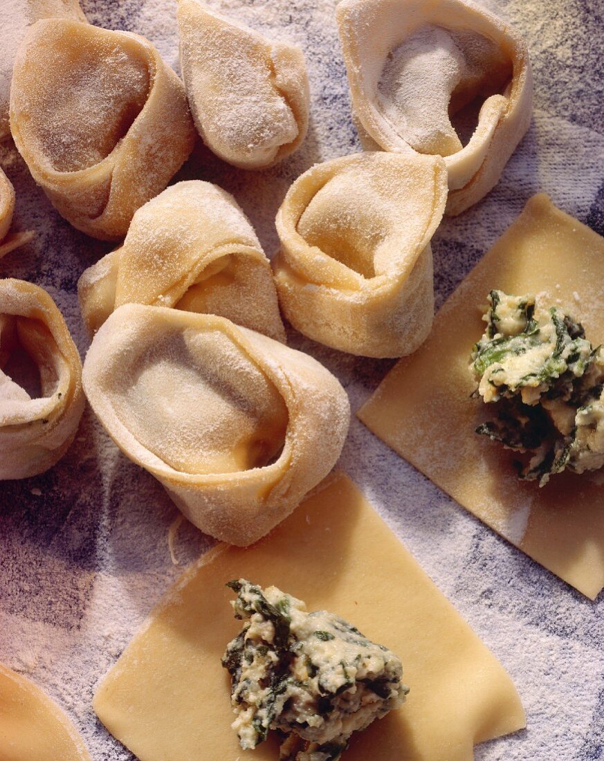 Tortellini della nonna(Tortellini mit Spinat-Ricotta-Füllung)