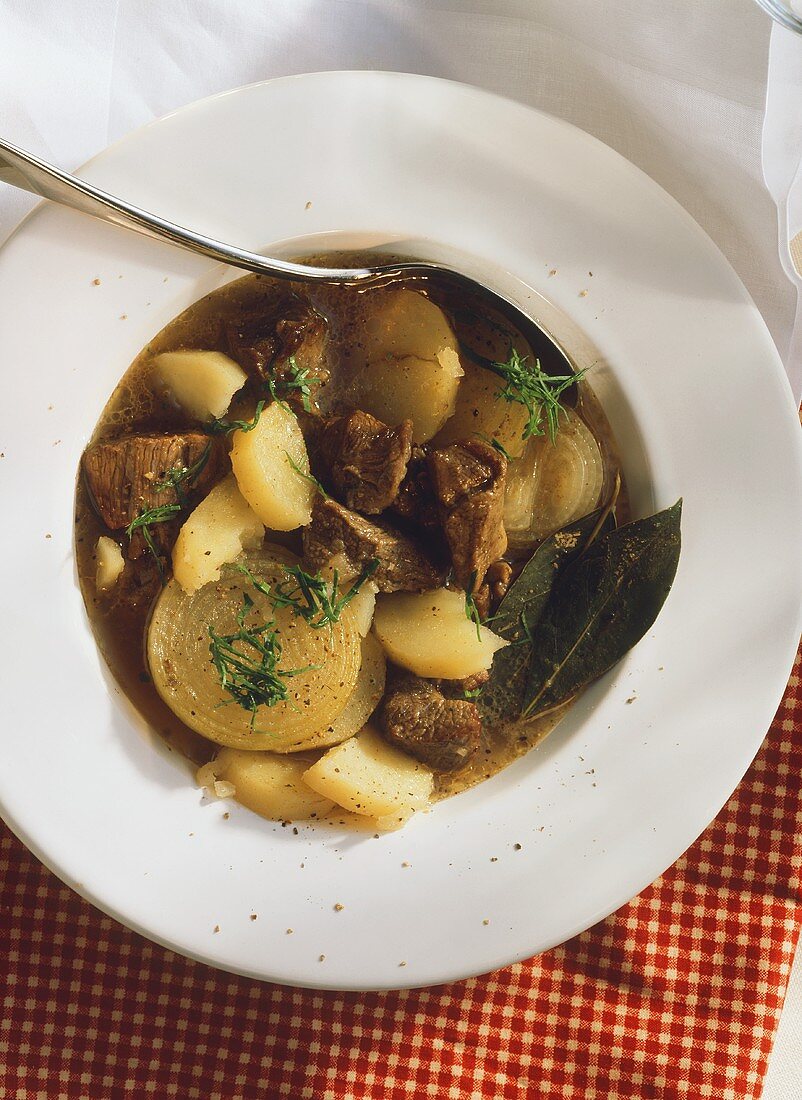 Irish Stew - Lammfleisch-Kartoffel-Eintopf mit Zwiebeln