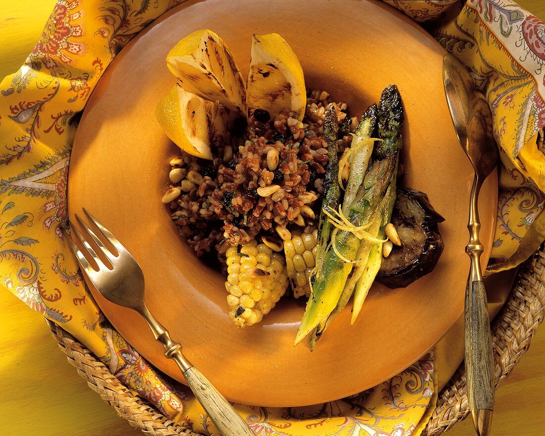 Camargue rice salad with corn and green asparagus