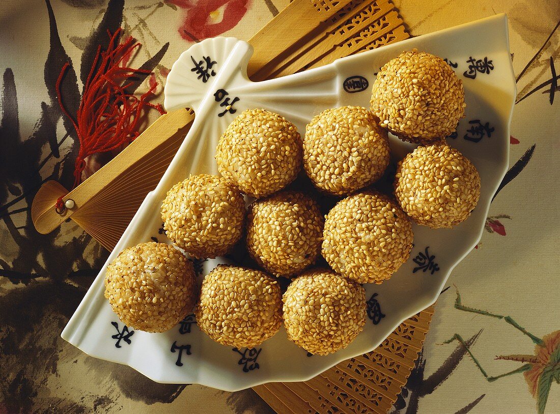 Stuffed sesame balls