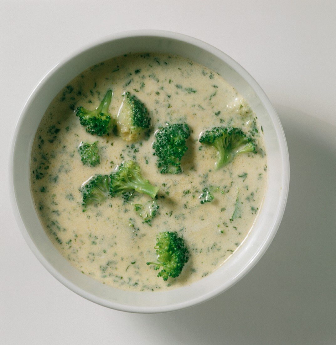 Broccolicremesuppe mit Broccoliröschen