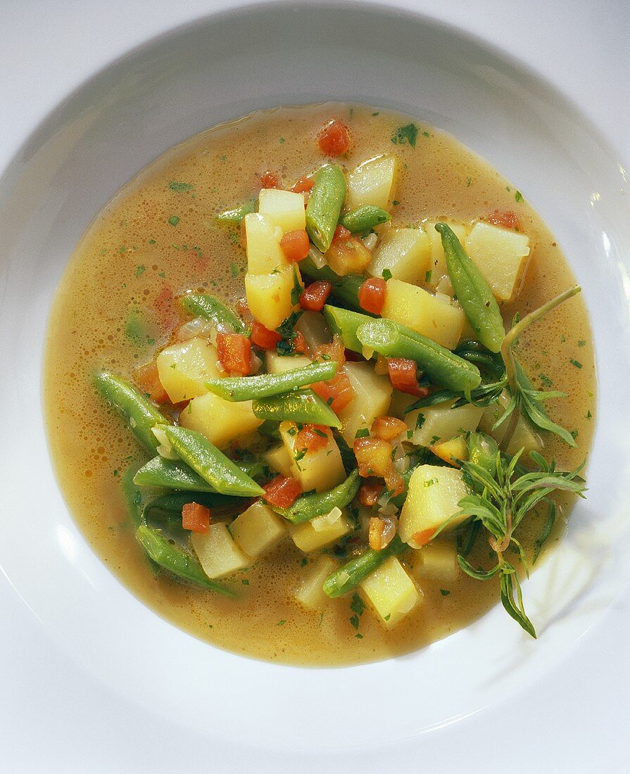 Green bean soup with potatoes, tomatoes & summer savory