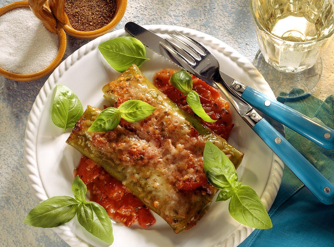 Cannelloni with ricotta, tomato sauce and basil