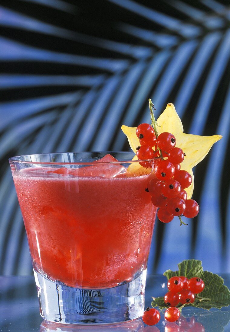 Drink: Long Distance with redcurrant juice & carambola