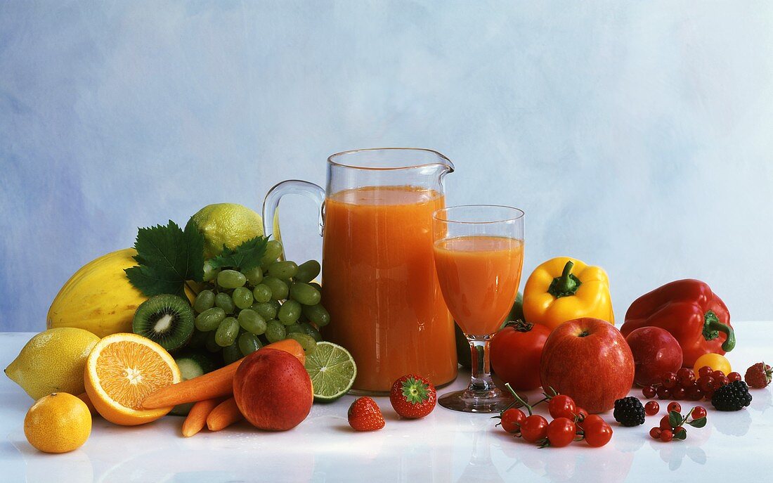 Fruit & vegetable juice & various types of fruit & vegetables