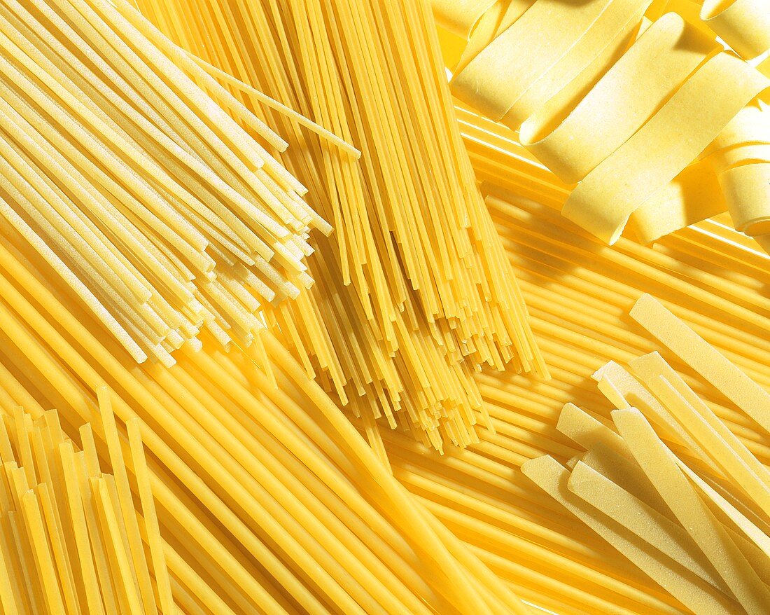 Spaghetti,Pappardelle,Makkaroni,Linguine,Bucatini,Bandnudeln