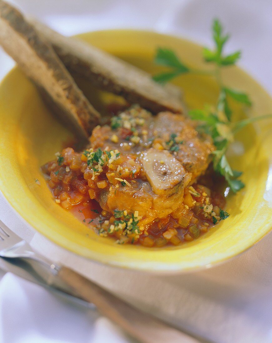 Ossobuco con la gremolata (Kalbsbeinscheibe mit Gremolata)