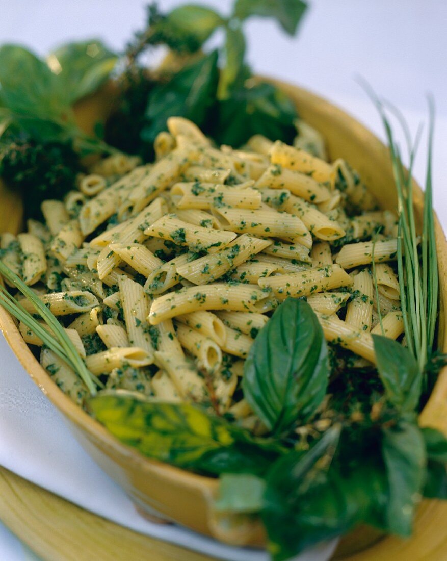 Pasta con salsa verde (Nudeln mit grüner Kräutersauce)