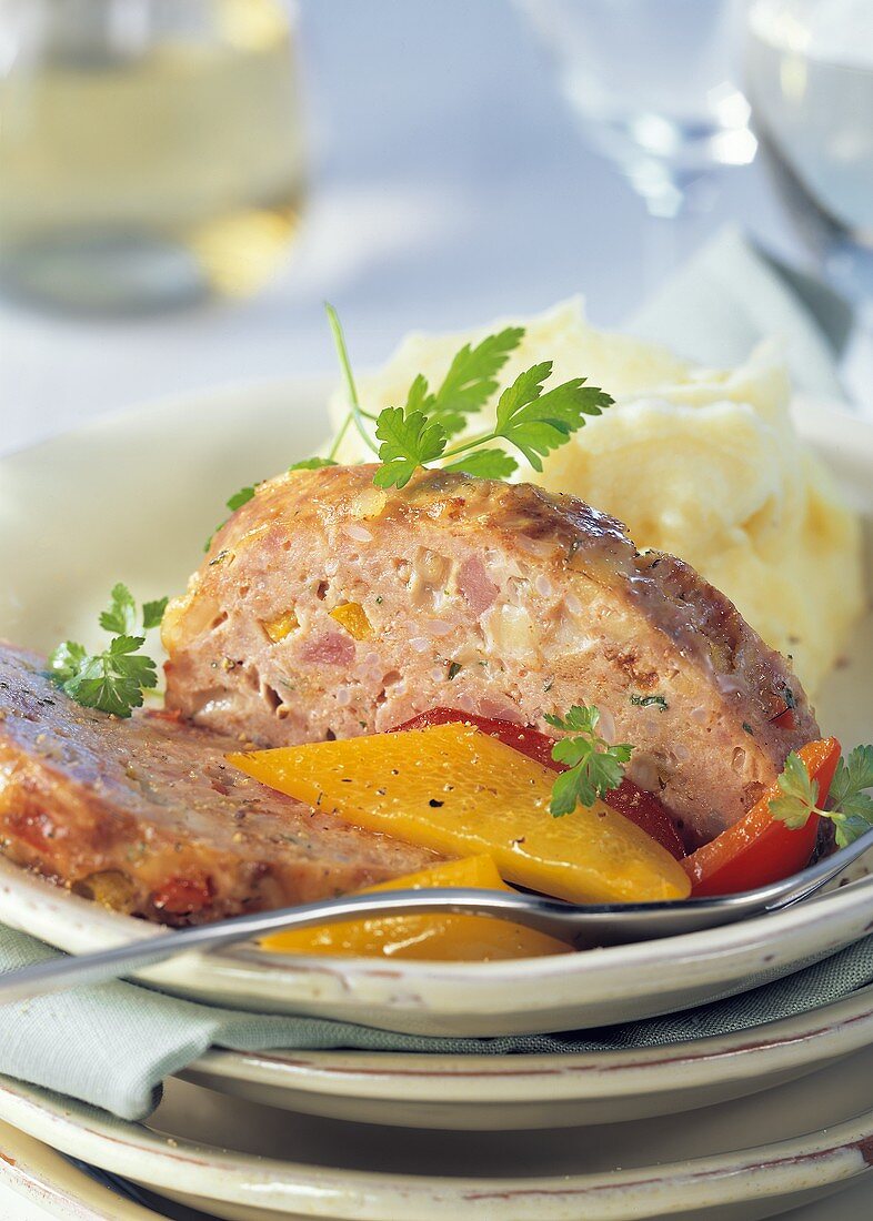 Cheese meatloaf with peppers and mashed potato