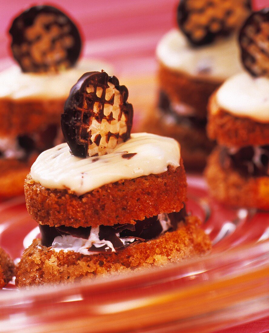 Chocolate marshmallow muffins with mascarpone mousse and wafers