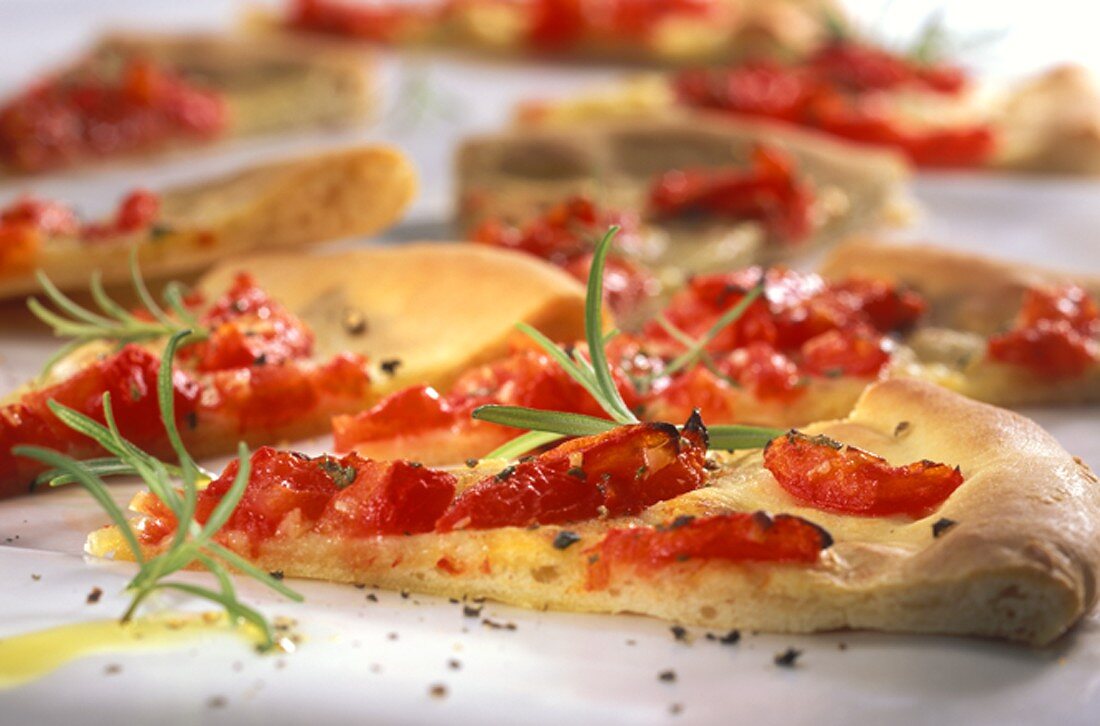 Pizza pane con pomodoro(Pizza bread with tomatoes & rosemary)
