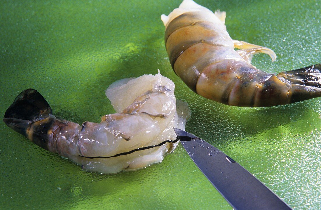 Removing the intestinal vein from a raw shrimp
