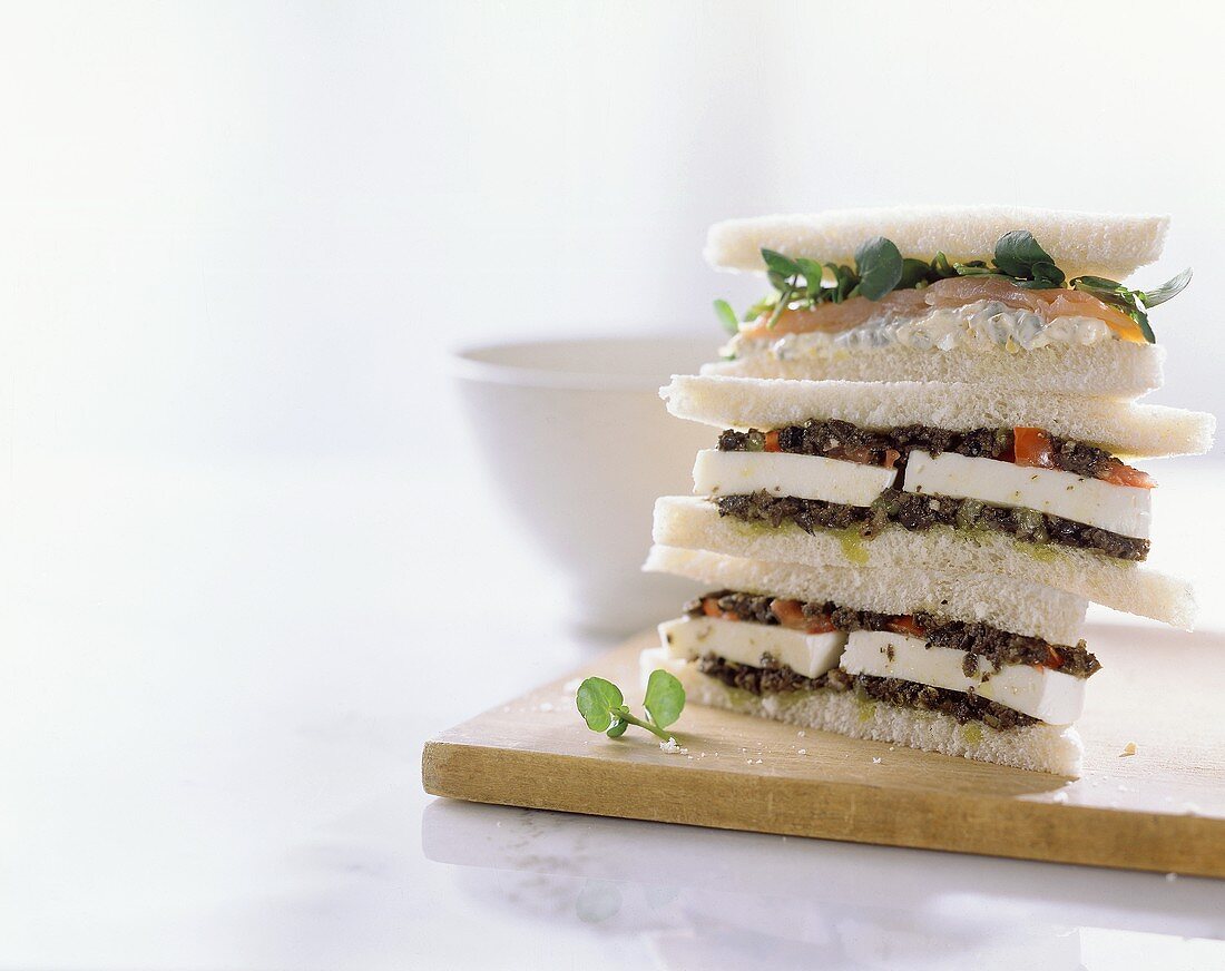Tramezzini diversi (sandwiches with various fillings)