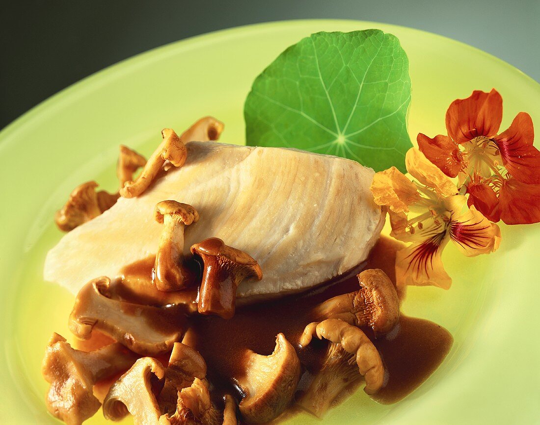 Roast chicken breast with balsamic chanterelles