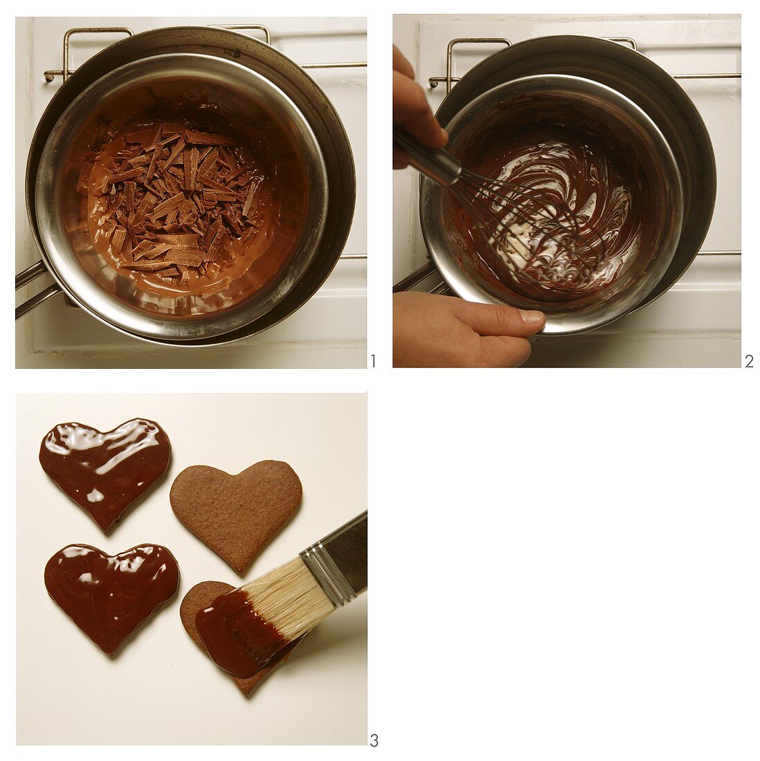 Plätzchen mit Schokolade überziehen