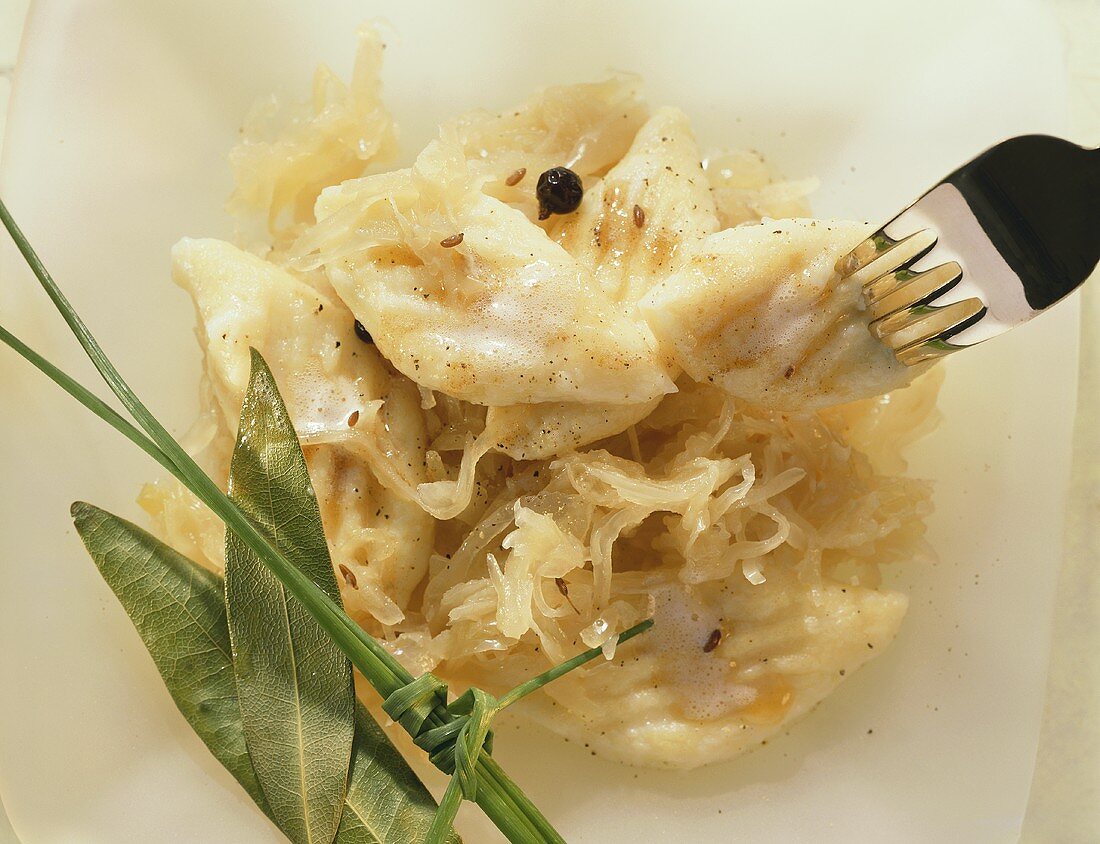 Ricotta-Kartoffel-Nocken auf Sauerkraut