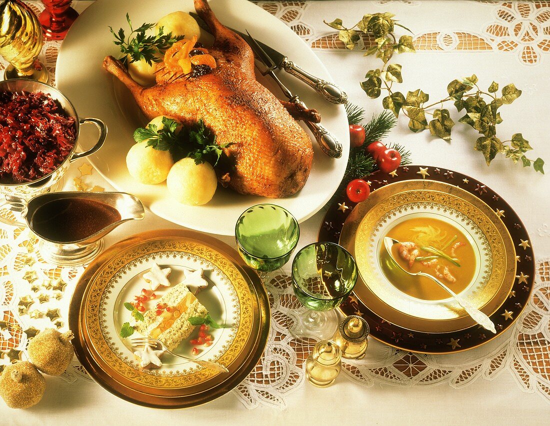 Weihnachtsmenü: Currysuppe, Gänsebraten, Apfel-Mohn-Pastete