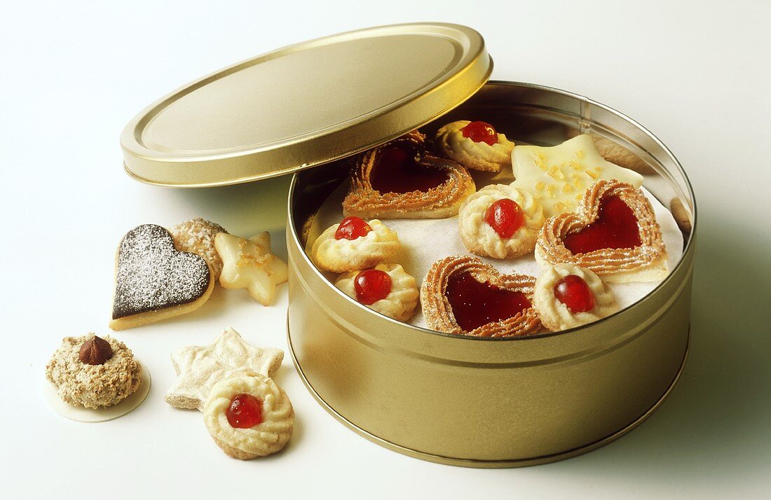 Assorted Christmas biscuits in biscuit tin