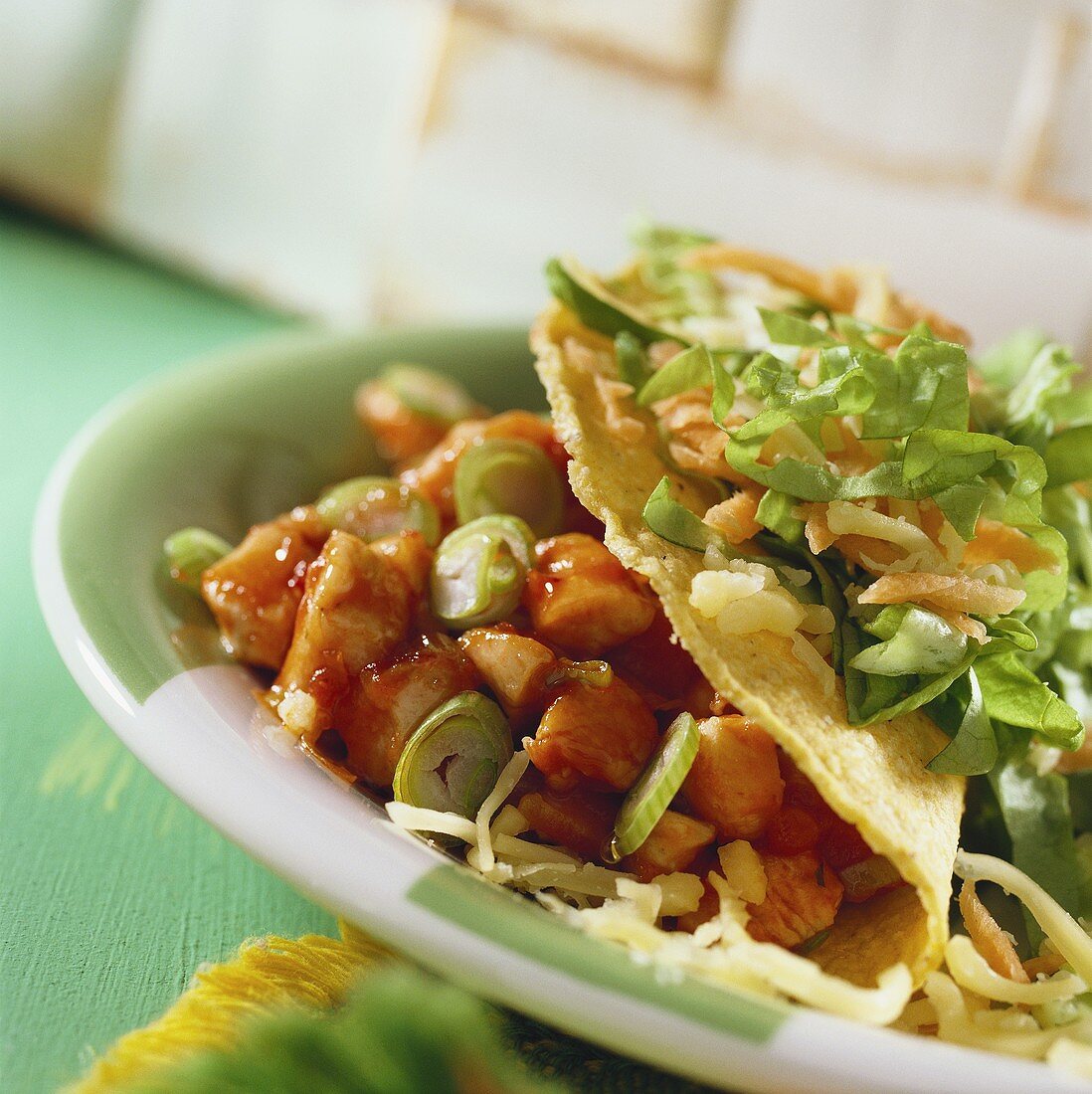 Spring tacos with chicken and spring onions