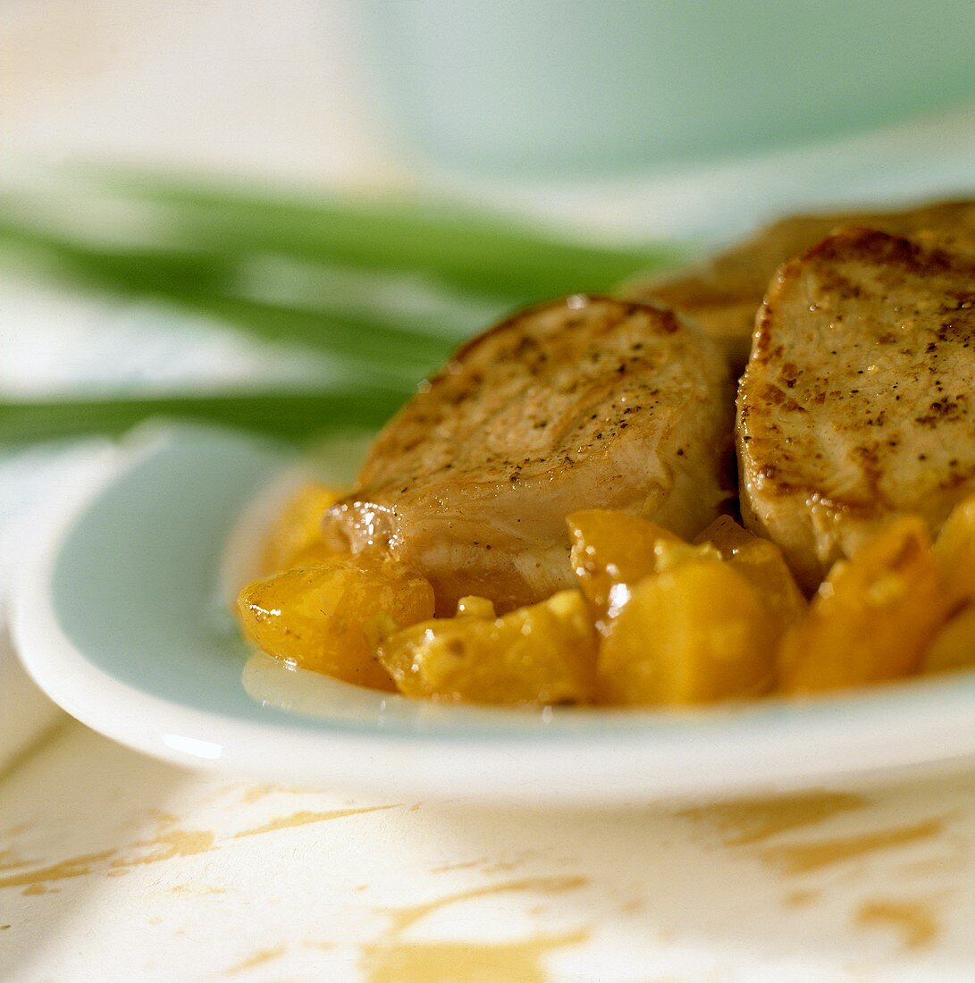 Schweinefilet mit Aprikosen und Ingwer