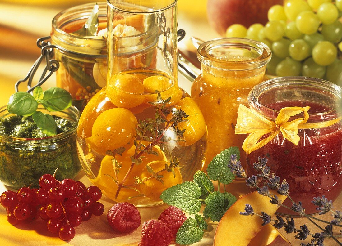 Bottled fruit and vegetables, jams and pesto